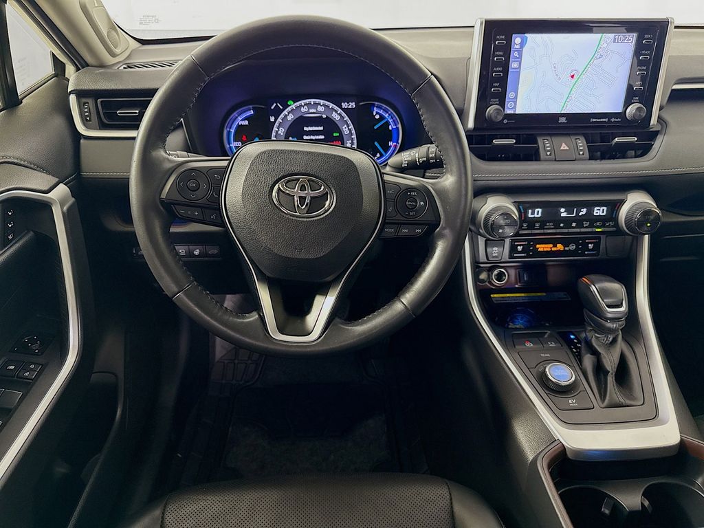 Thumbnail: 2021 Toyota RAV4 - 23
