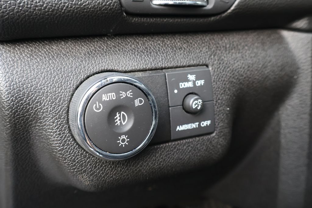 Thumbnail: 2015 Chevrolet Traverse - 17
