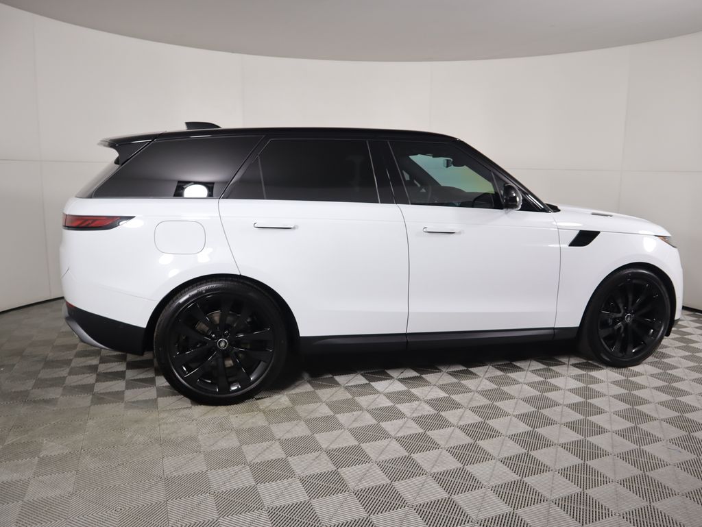 Thumbnail: 2025 Land Rover Range Rover Sport - 4