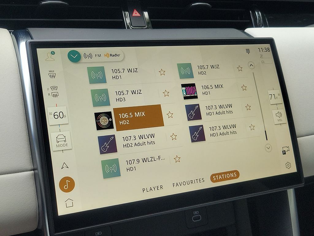 2025 Land Rover Discovery Sport S 12