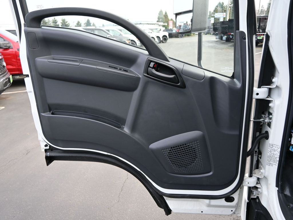 2024 Isuzu NPR HD 