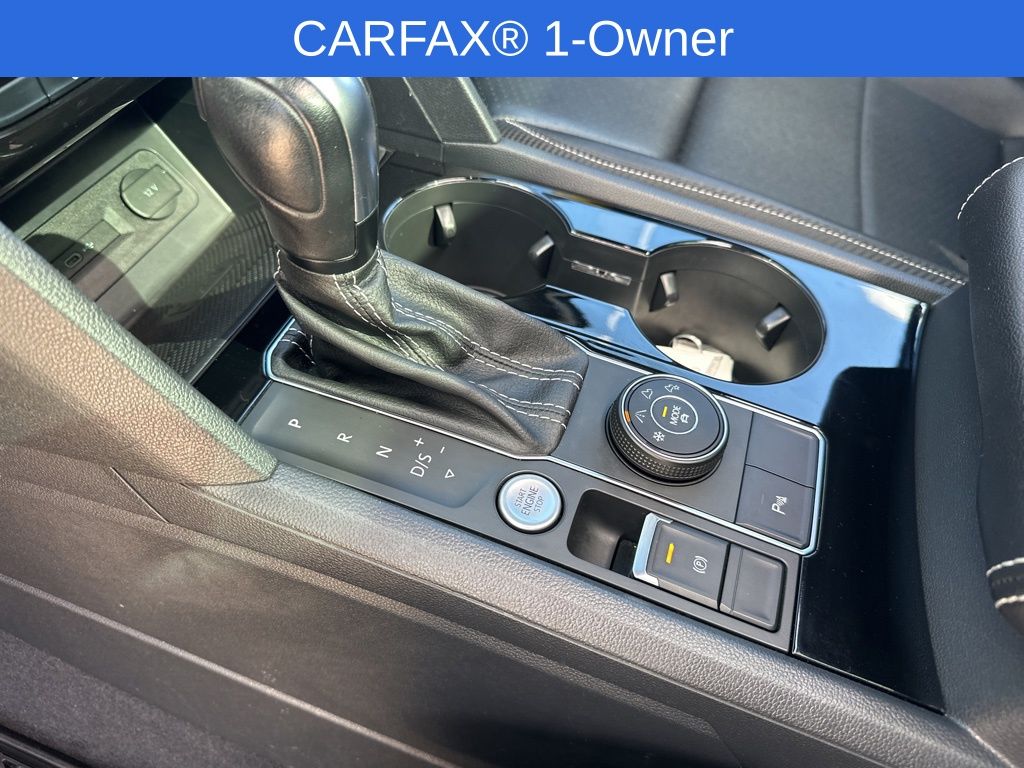 2022 Volkswagen Atlas Cross Sport V6 SEL R-Line photo 25