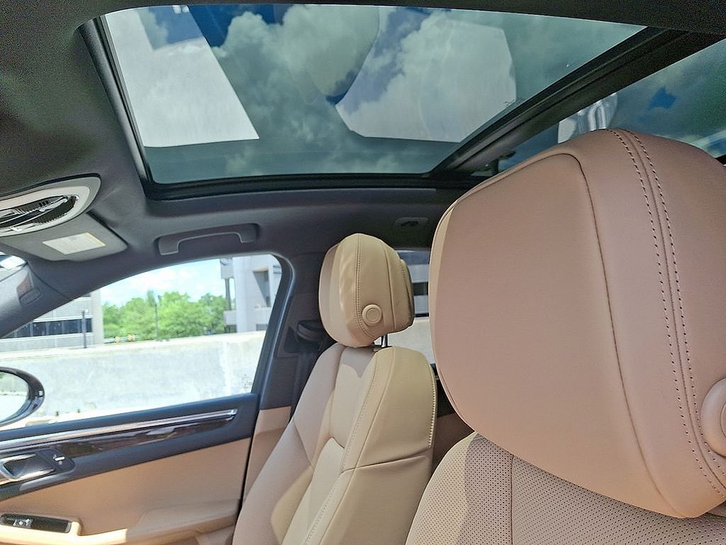 Thumbnail: 2025 Porsche Macan - 17