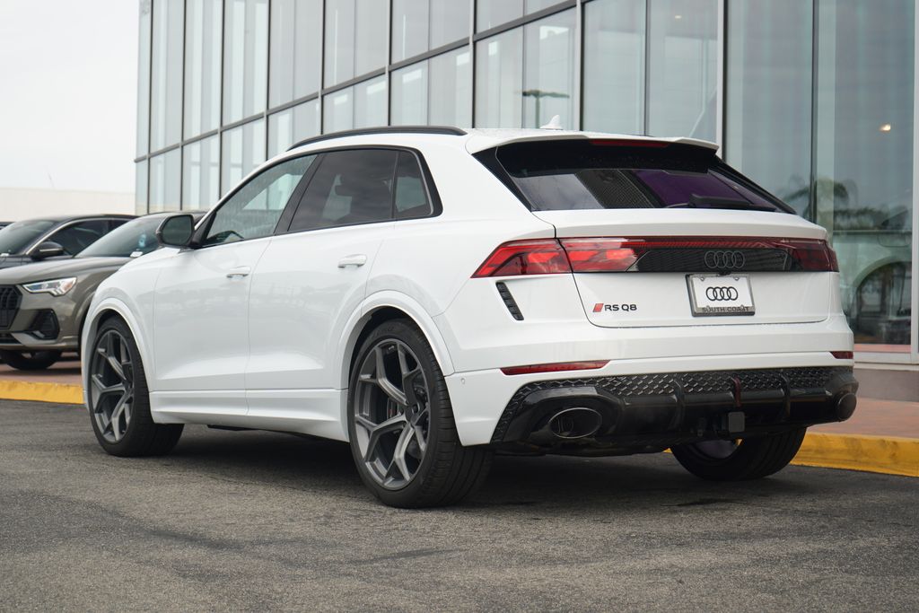 Thumbnail: 2026 Audi RS Q8 - 3