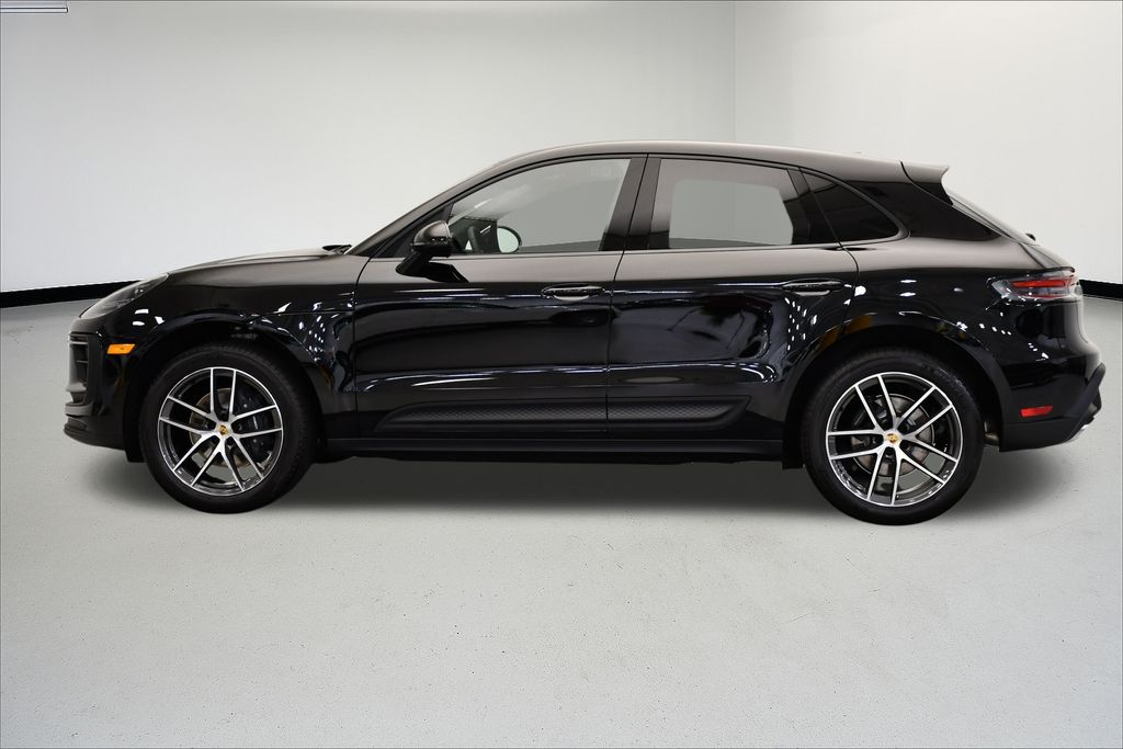 Thumbnail: 2026 Porsche Macan - 2