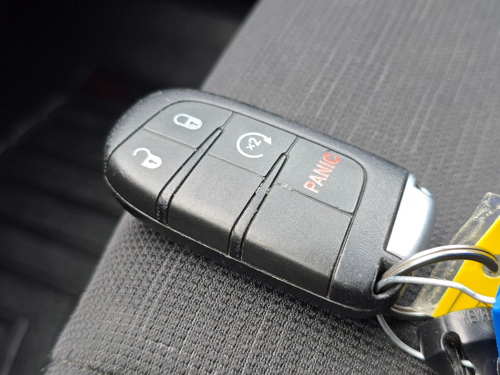 2014 Jeep Grand Cherokee Laredo photo 31