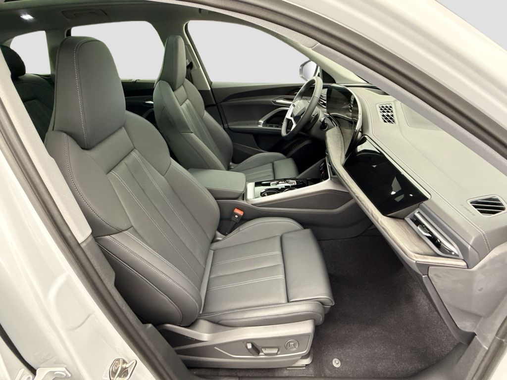 Thumbnail: 2025 Audi Q5 - 20