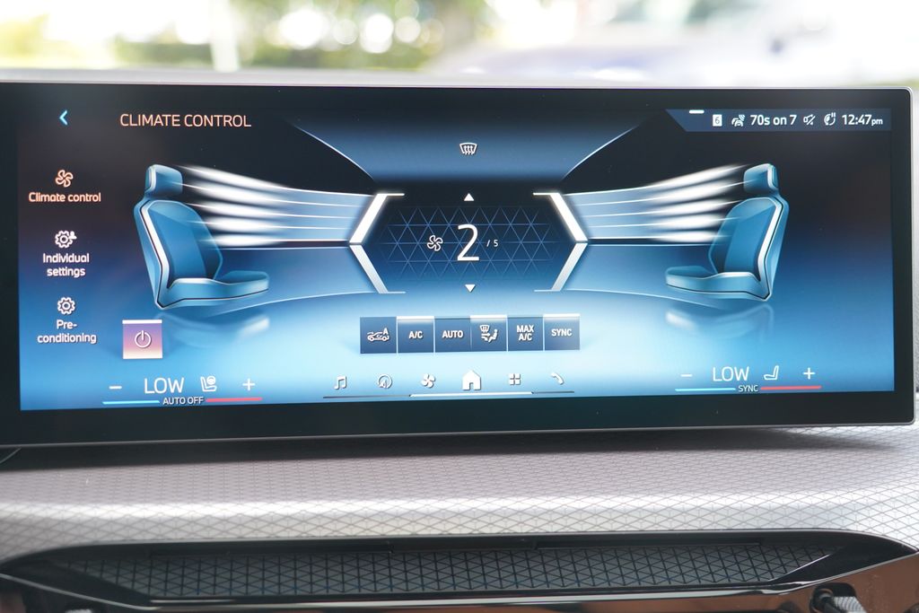 Thumbnail: 2026 BMW i4 - 17
