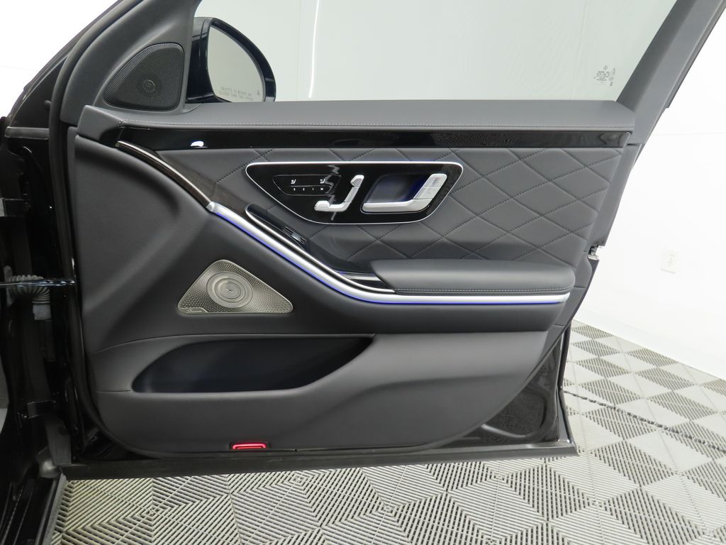 Thumbnail: 2022 Mercedes-Benz S-Class - 26