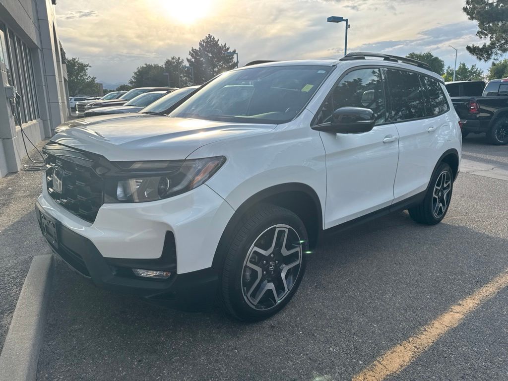 White 2022 Honda Passport SUV / Crossover All-Wheel Drive 9-Speed Automatic