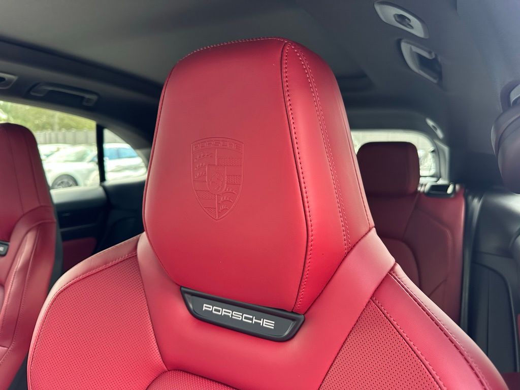 Thumbnail: 2026 Porsche Macan - 24