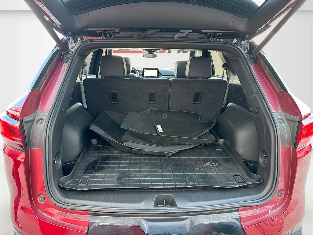 Used 2023 Red Chevrolet RS image 28