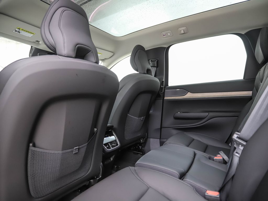 Thumbnail: 2025 Volvo EX90 - 18