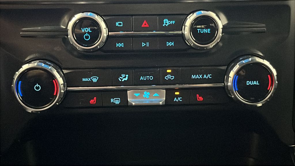 Used 2025 Carbonized Gray Metallic Ford XLT image 17