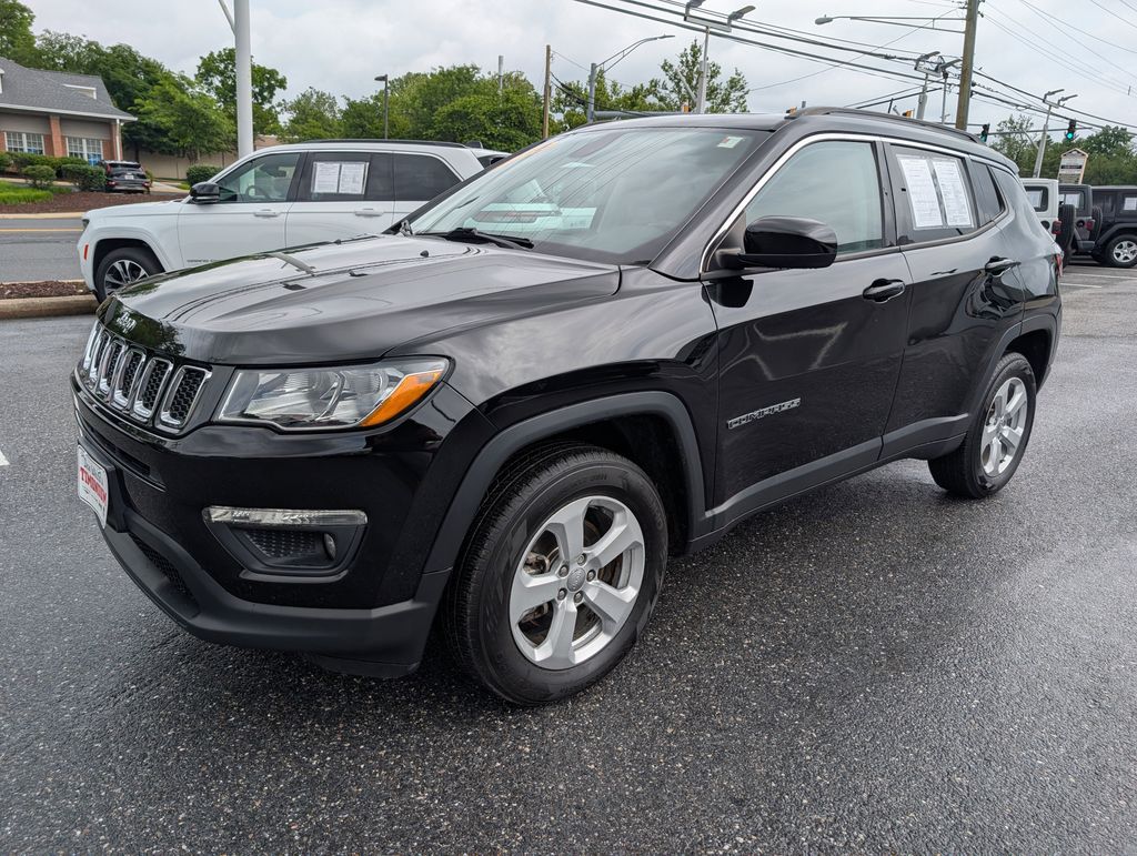 Diamond Black Crystal Pearlcoat 2018 Jeep Compass Latitude 4WD SUV / Crossover Four-Wheel Drive 9-Speed Automatic