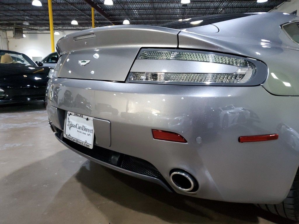 2011 Aston Martin V8 Vantage Base 33