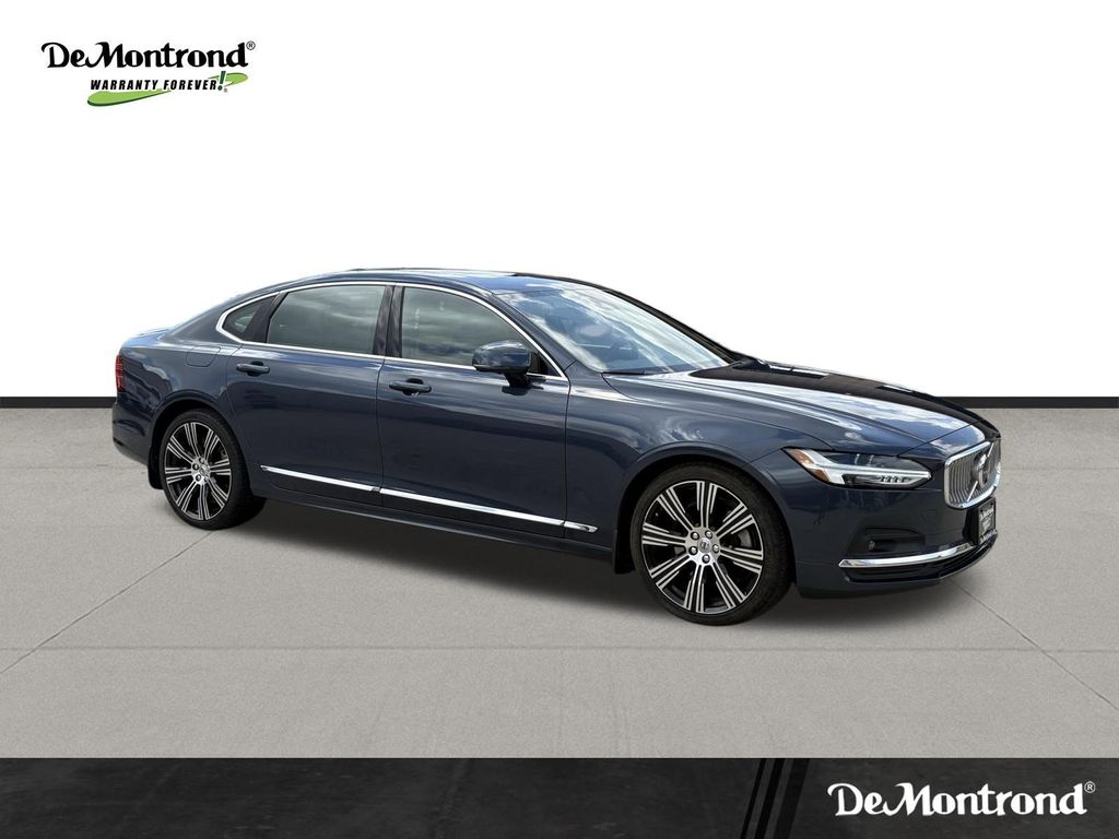 Used 2023 Denim Blue Metallic Volvo Ultimate image 3