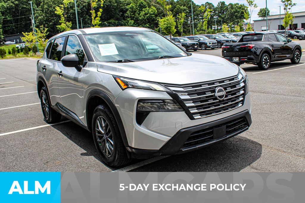 Used 2024 Silver Nissan S image 4