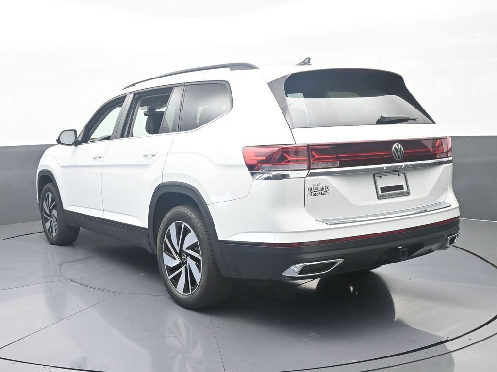 Used 2024 Pure White Volkswagen 2.0T SE w/Technology image 4