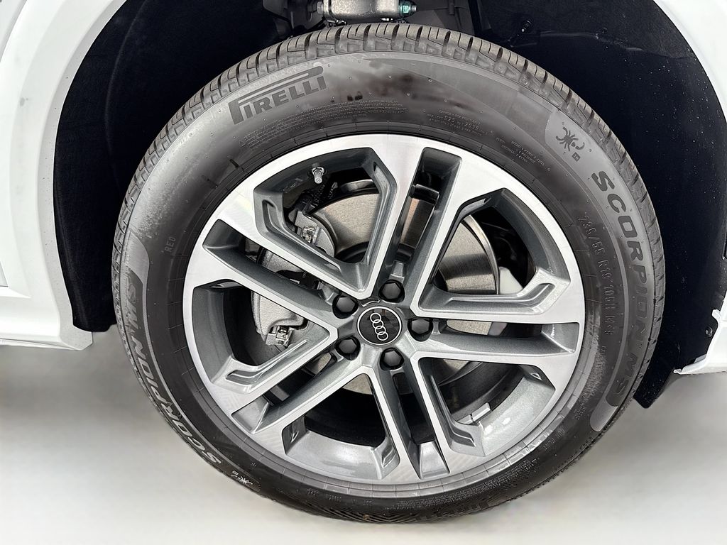 Thumbnail: 2025 Audi Q5 - 32