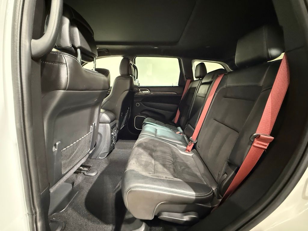 Thumbnail: 2020 Jeep Grand Cherokee - 20