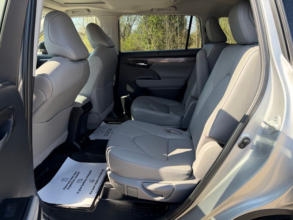 used 2023 Toyota Highlander car, priced at $37,903