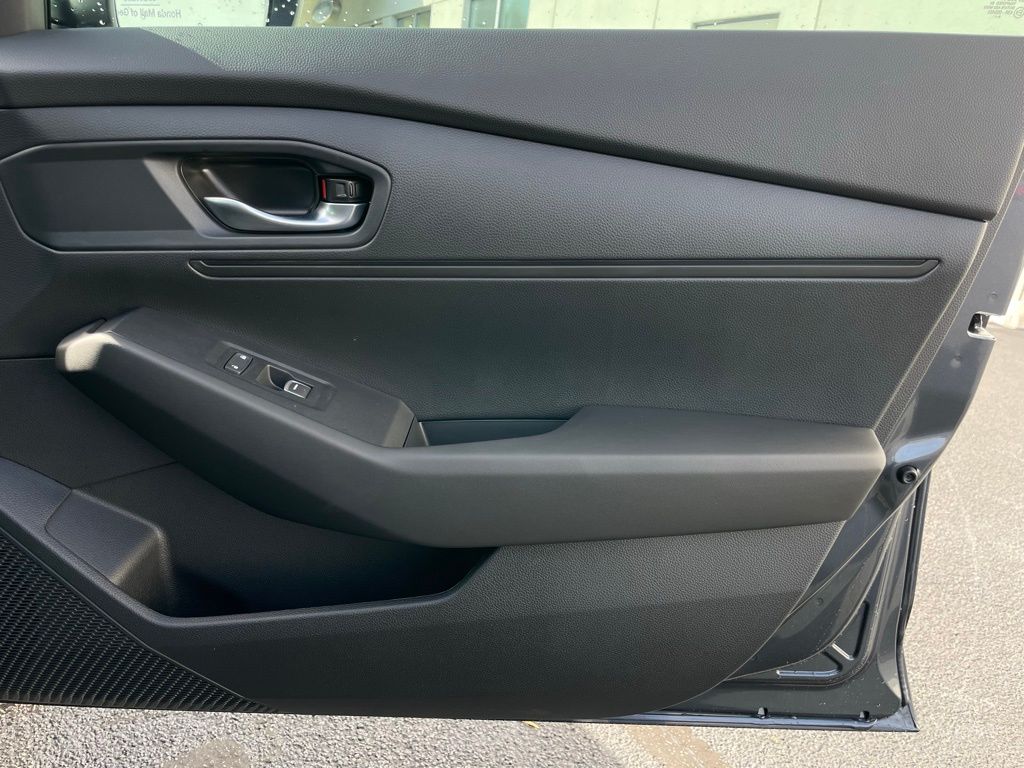2025 Honda Accord LX 27