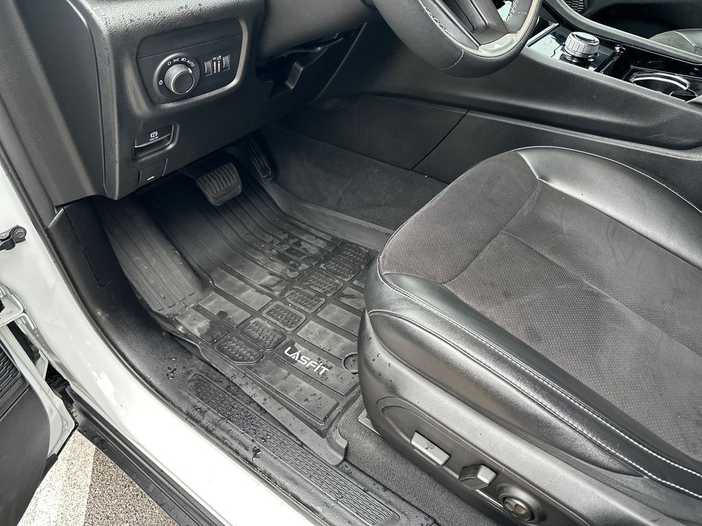 Used Car 2023 Jeep Grand Cherokee L  Altitude For Sale Under $30,000 In Austin, Texas