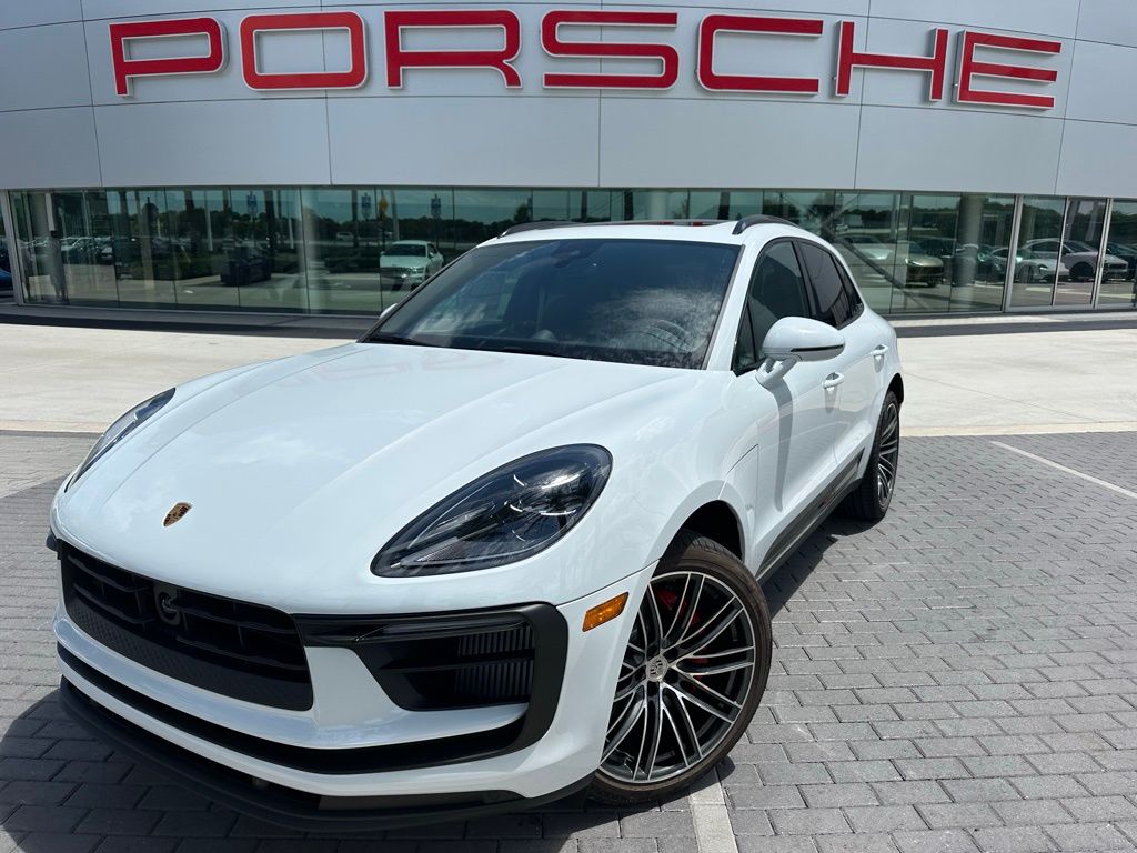 Thumbnail: 2025 Porsche Macan - 1