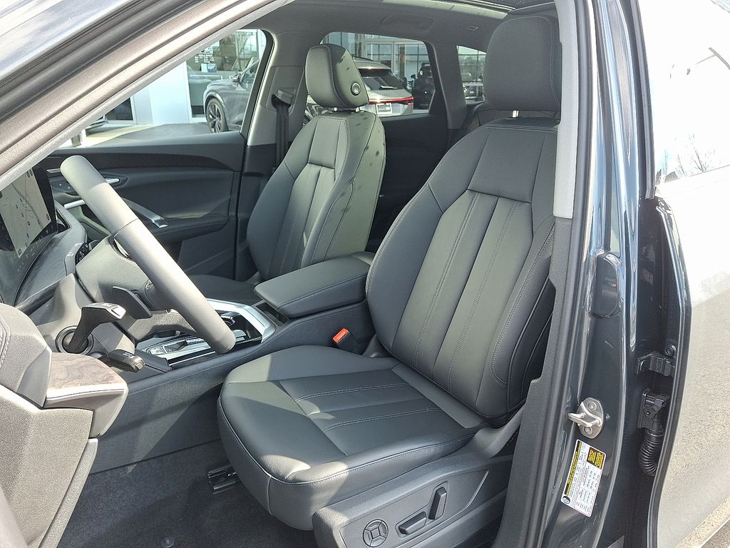 Thumbnail: 2026 Audi Q5 - 10