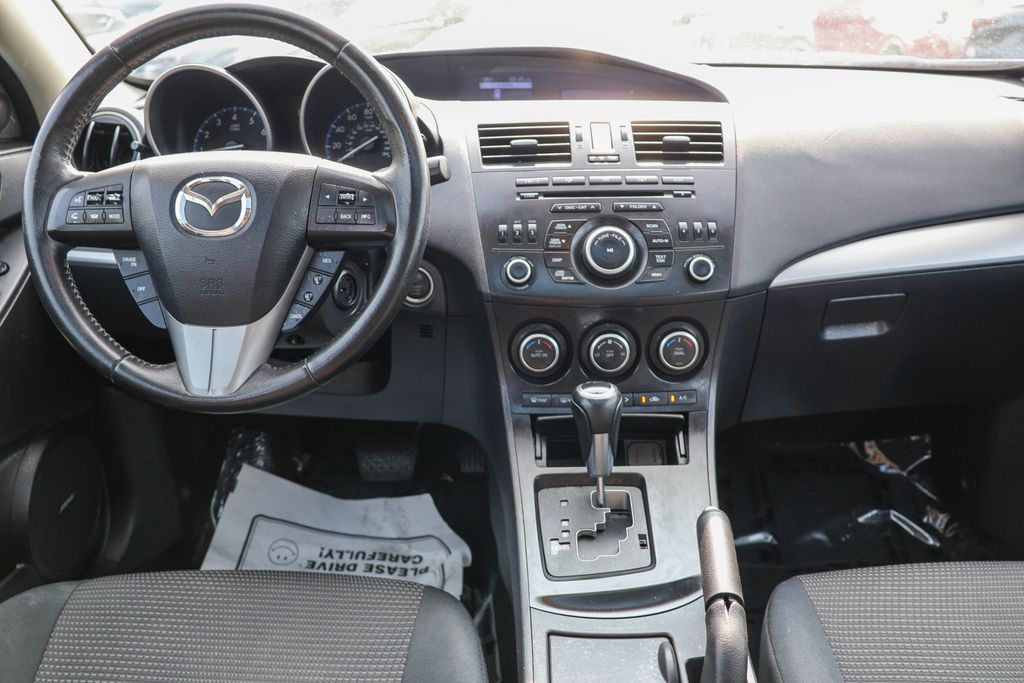 2013 Mazda Mazda3 i Touring 31