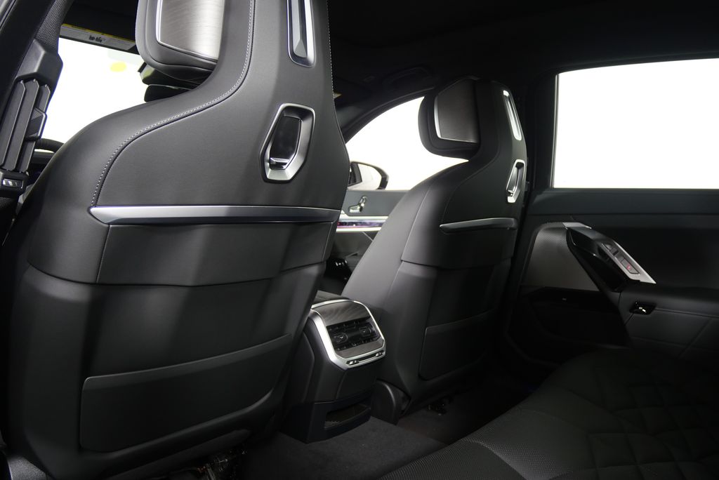 Thumbnail: 2026 BMW 7 Series - 17