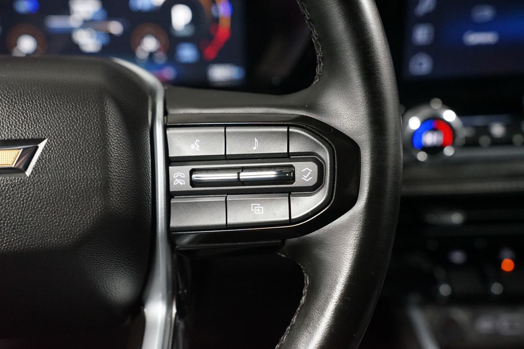 Thumbnail: 2024 Chevrolet Colorado - 13