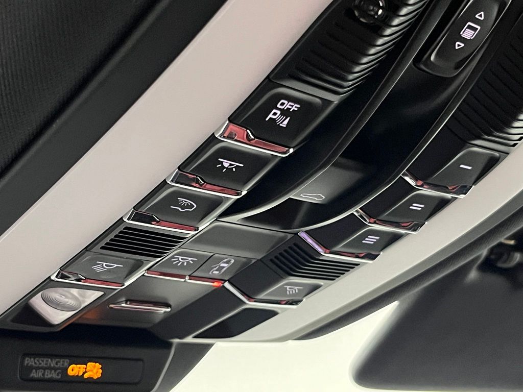 Thumbnail: 2023 Porsche Macan - 28