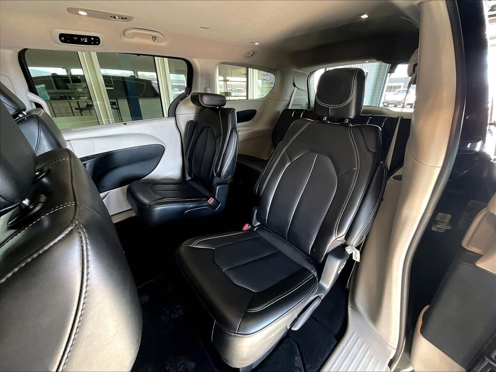 2023 Chrysler Pacifica — photo 15