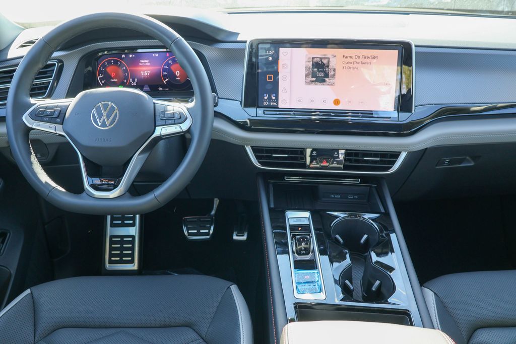 2025 Volkswagen Atlas Peak Edition 28