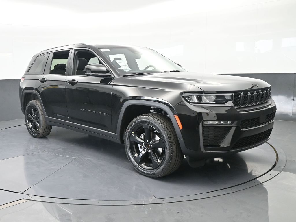 New 2026 Diamond Black Crystal Pearlcoat Jeep Limited image 8