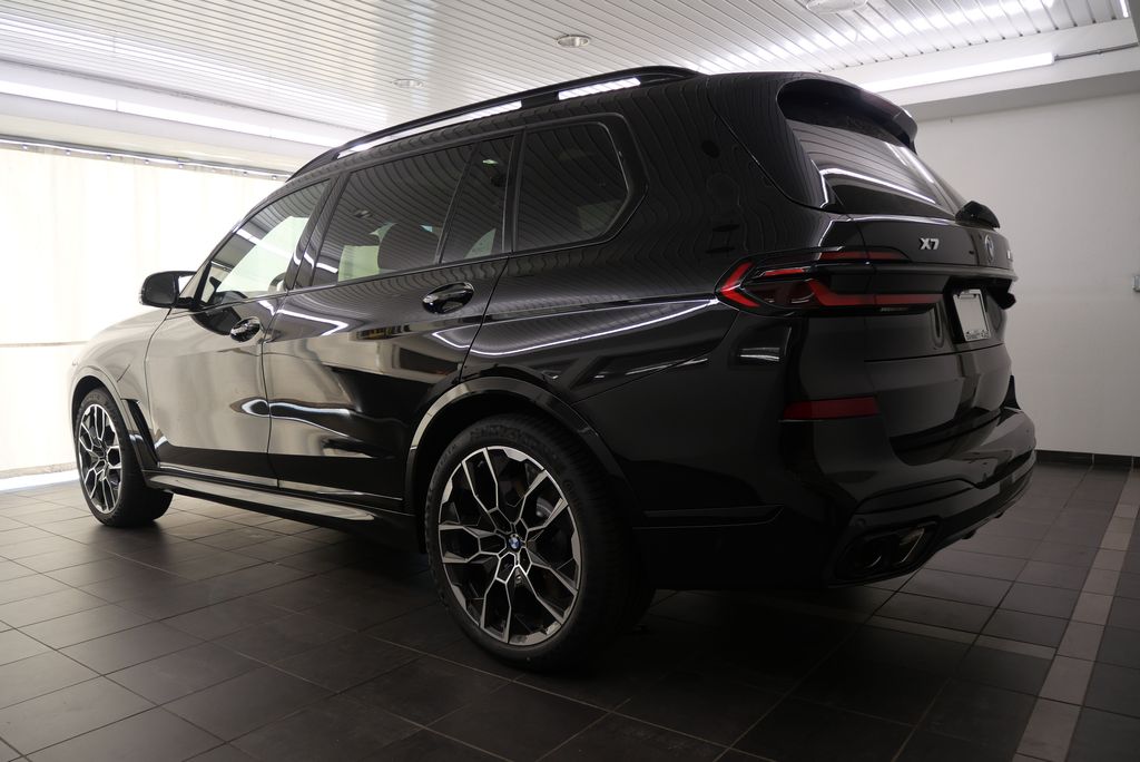 2025 BMW X7 M60i 4