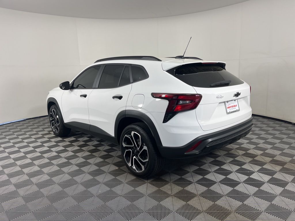 Thumbnail: 2025 Chevrolet Trax - 3