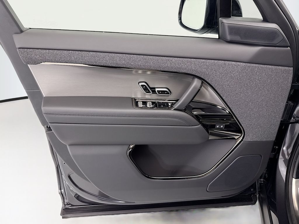 Thumbnail: 2026 Land Rover Range Rover Sport - 24