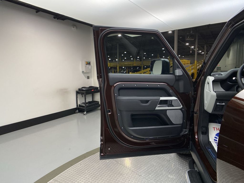 Thumbnail: 2023 Land Rover Defender - 14