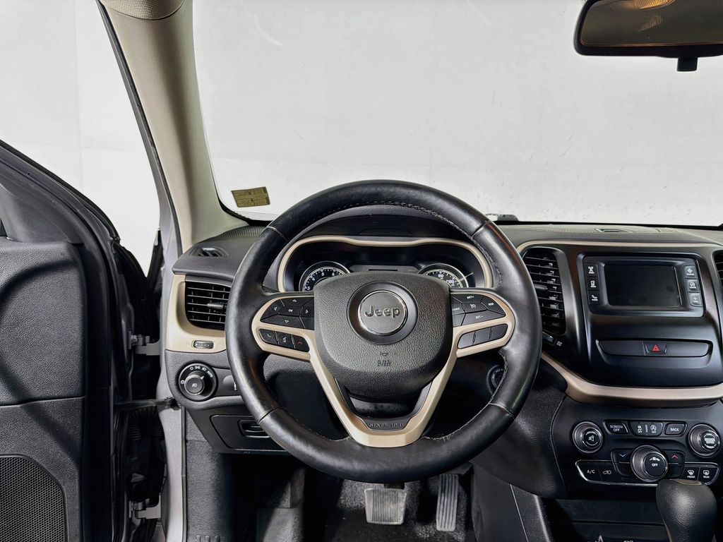 Used 2018 Jeep Cherokee SUV