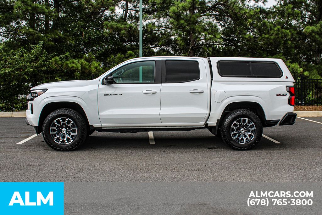 Used 2023 White Chevrolet Z71 image 7