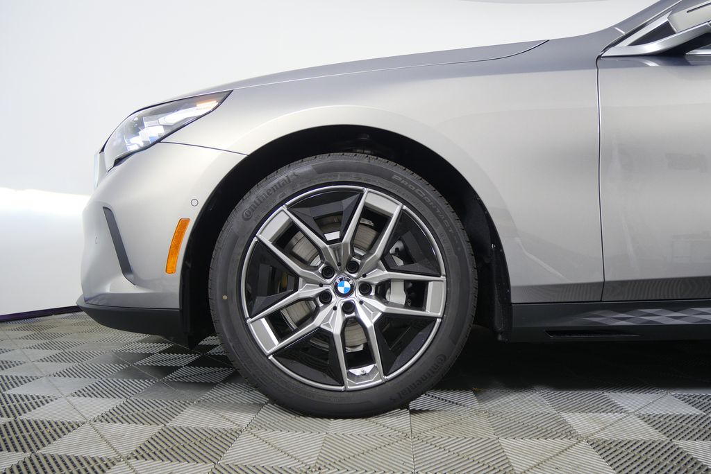 Thumbnail: 2026 BMW 5 Series - 7