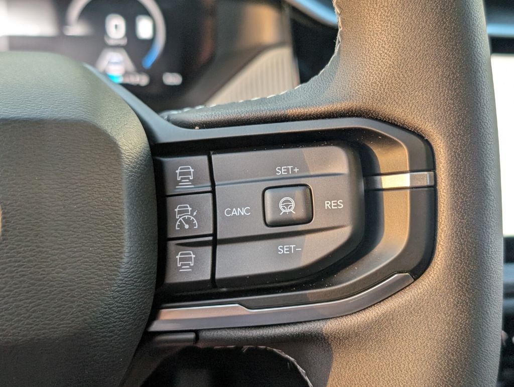 new 2026 Jeep Cherokee car, priced at $39,305