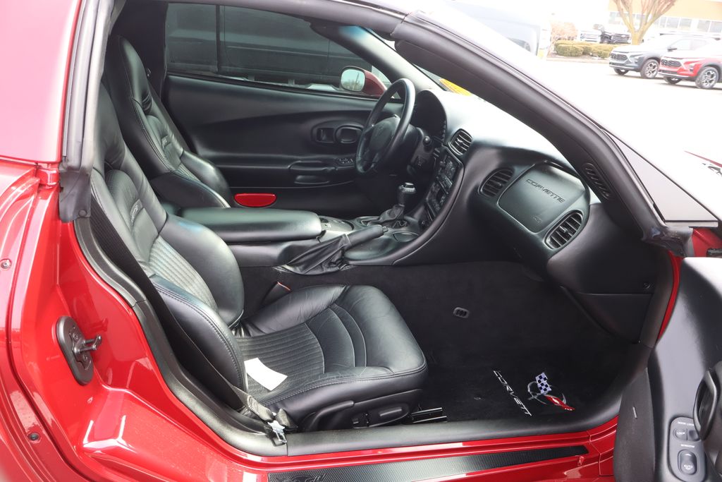 Thumbnail: 2002 Chevrolet Corvette - 32