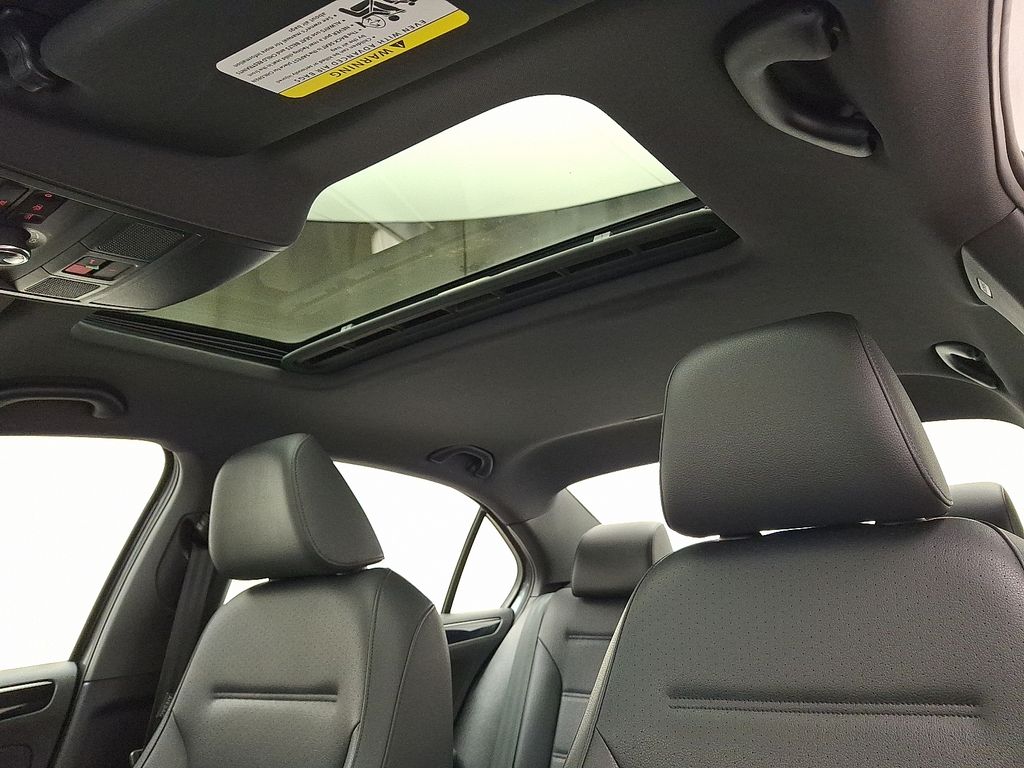 Thumbnail: 2018 Volkswagen Jetta - 14