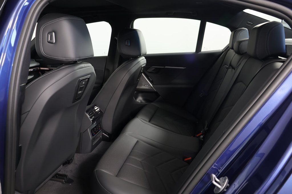Thumbnail: 2026 BMW i5 - 6