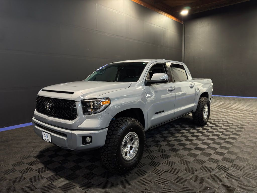 Cement 2017 Toyota Tundra Pickup Truck Four-Wheel Drive 6-Speed Automatic Overdrive