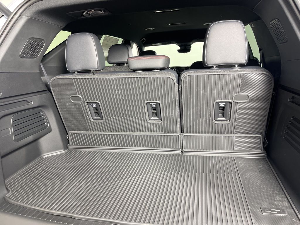 Thumbnail: 2026 Chevrolet Traverse - 22